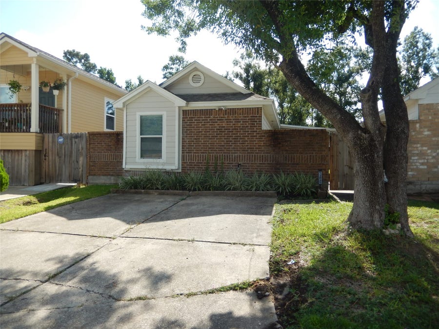 Property photo for 13831 Northlake Drive, Houston, TX