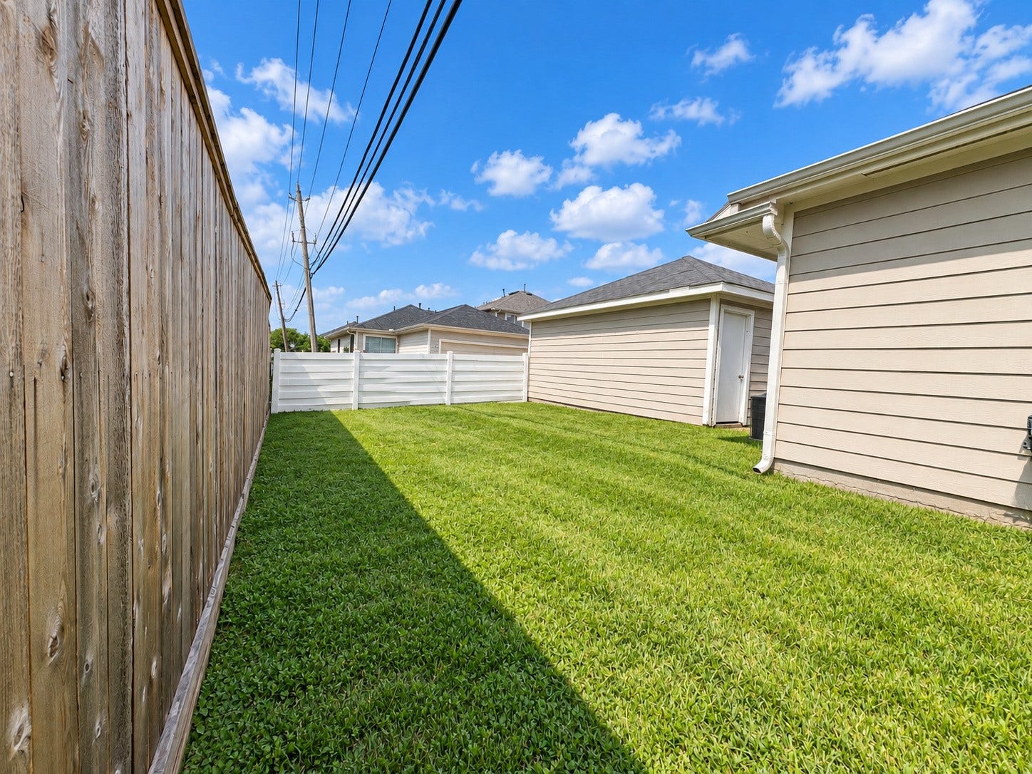 1537 Nichole Woods Drive, Houston, TX 77047 Backyard