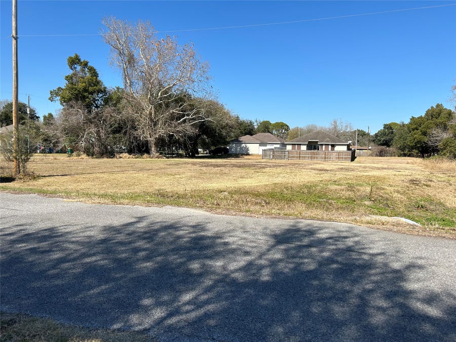 Property photo for 710 Orange St, La Marque, TX