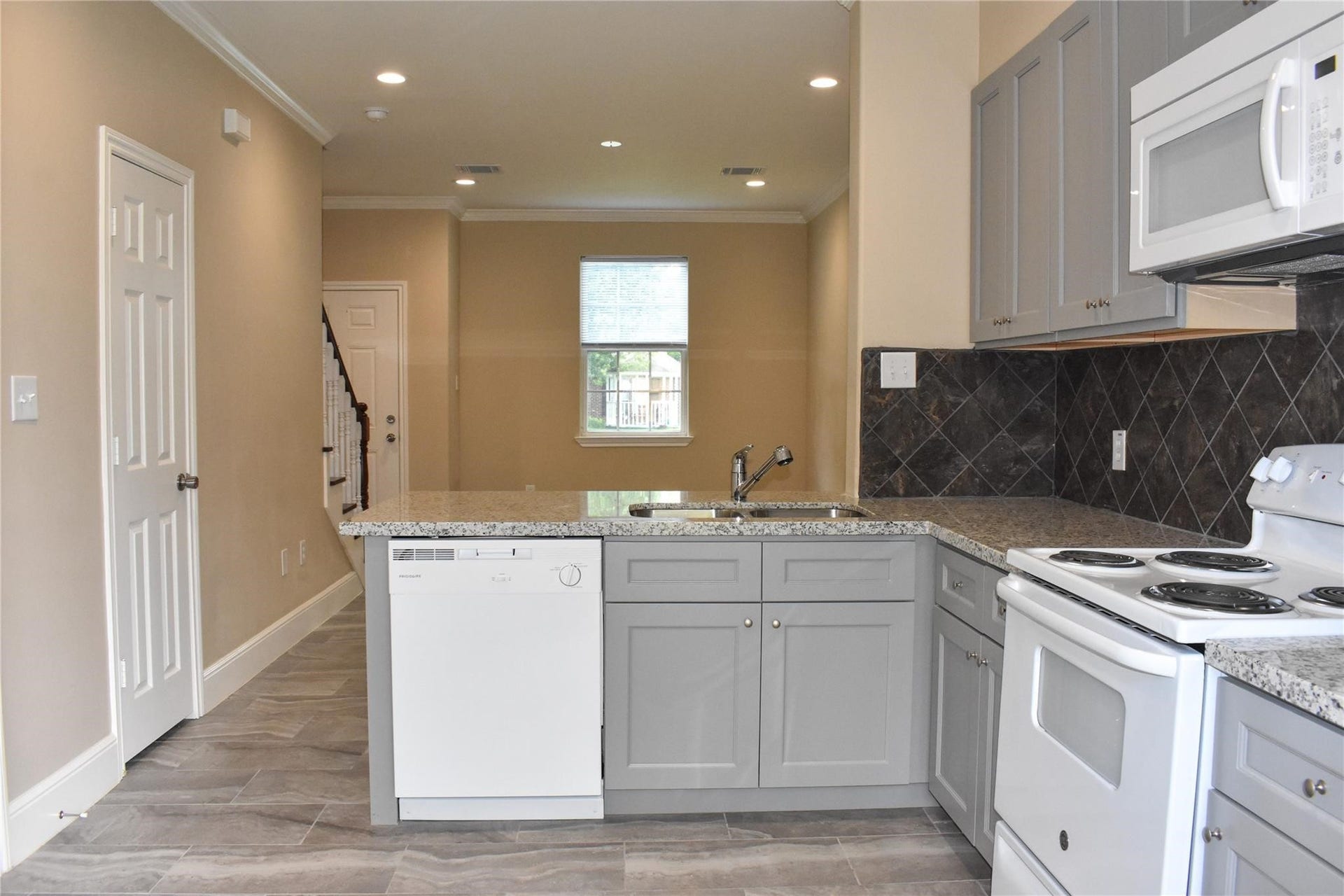 4746 3rd, Bacliff, TX 77518 4746 3rd, Bacliff, TX 77518