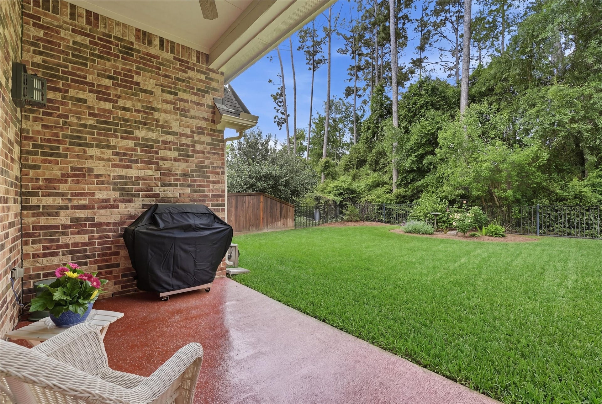 17207 Rainier Creek Drive, Humble, TX 77346 View into private backyard