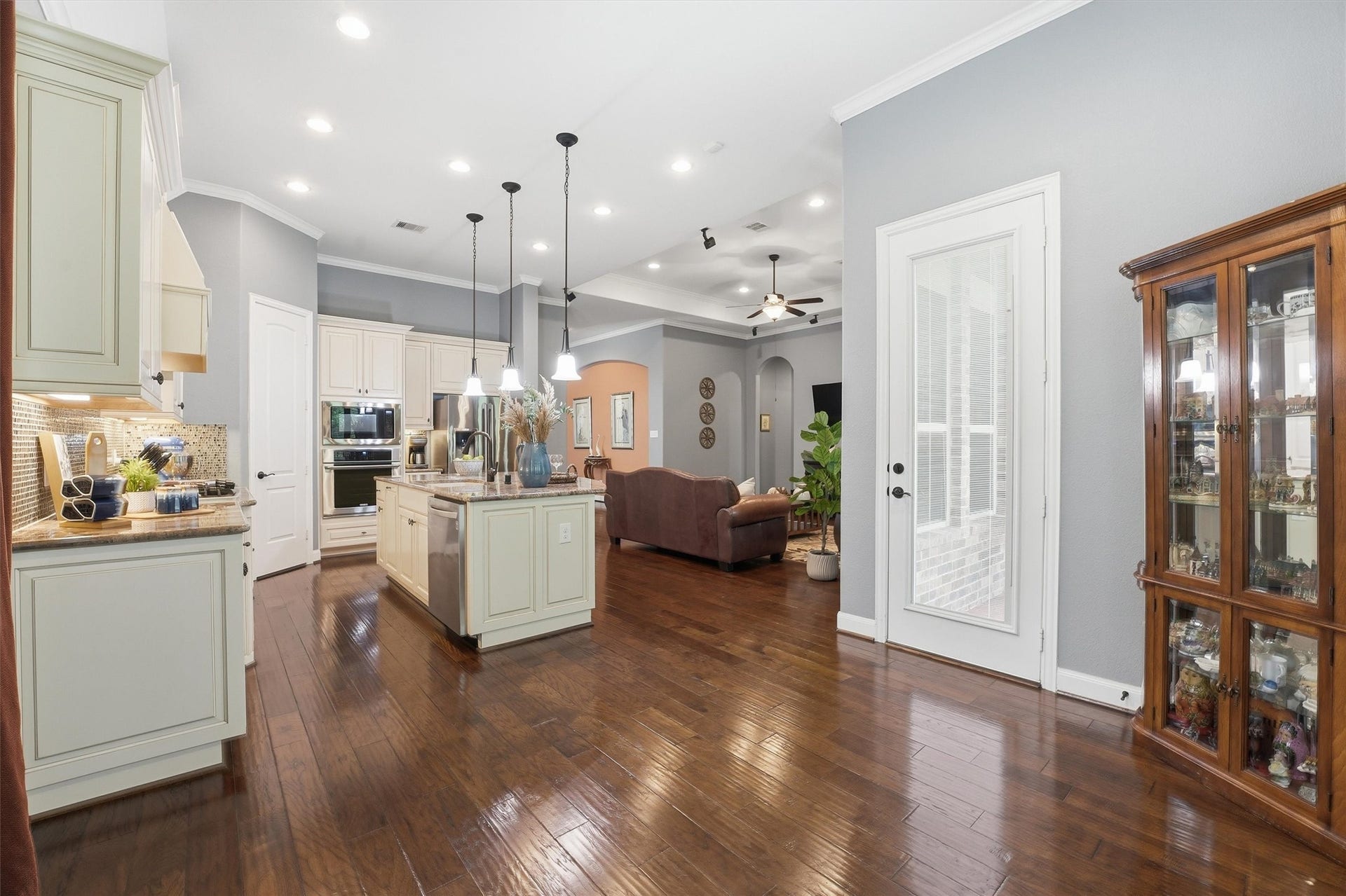 17207 Rainier Creek Drive, Humble, TX 77346 View into kitchen & living from breakfast nook