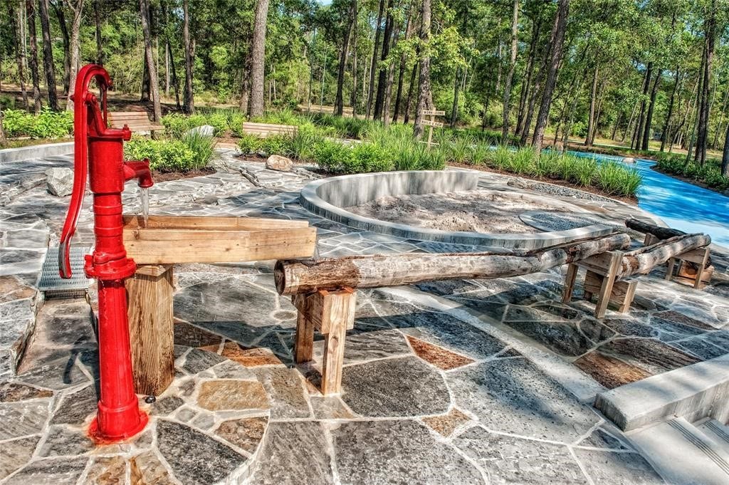 17207 Rainier Creek Drive, Humble, TX 77346 Splash Pad & Nature Play Area