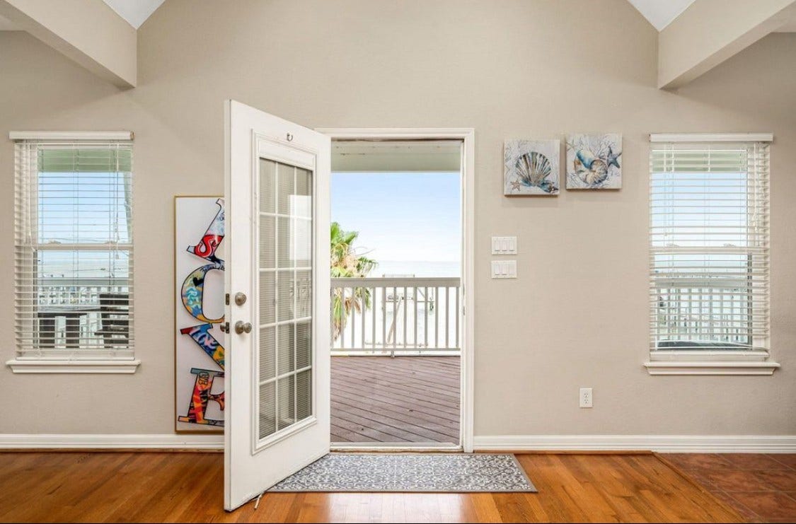1813 Avenue A, Dickinson, TX 77539 1813 Avenue A, Dickinson, TX 77539