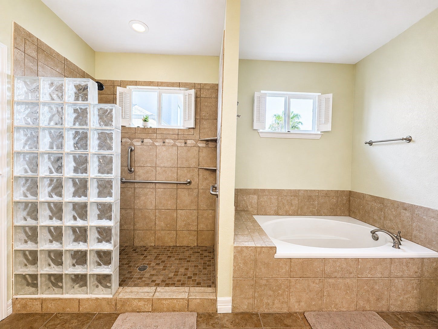 1813 Avenue A, Dickinson, TX 77539 1813 Avenue A, Dickinson, TX 77539