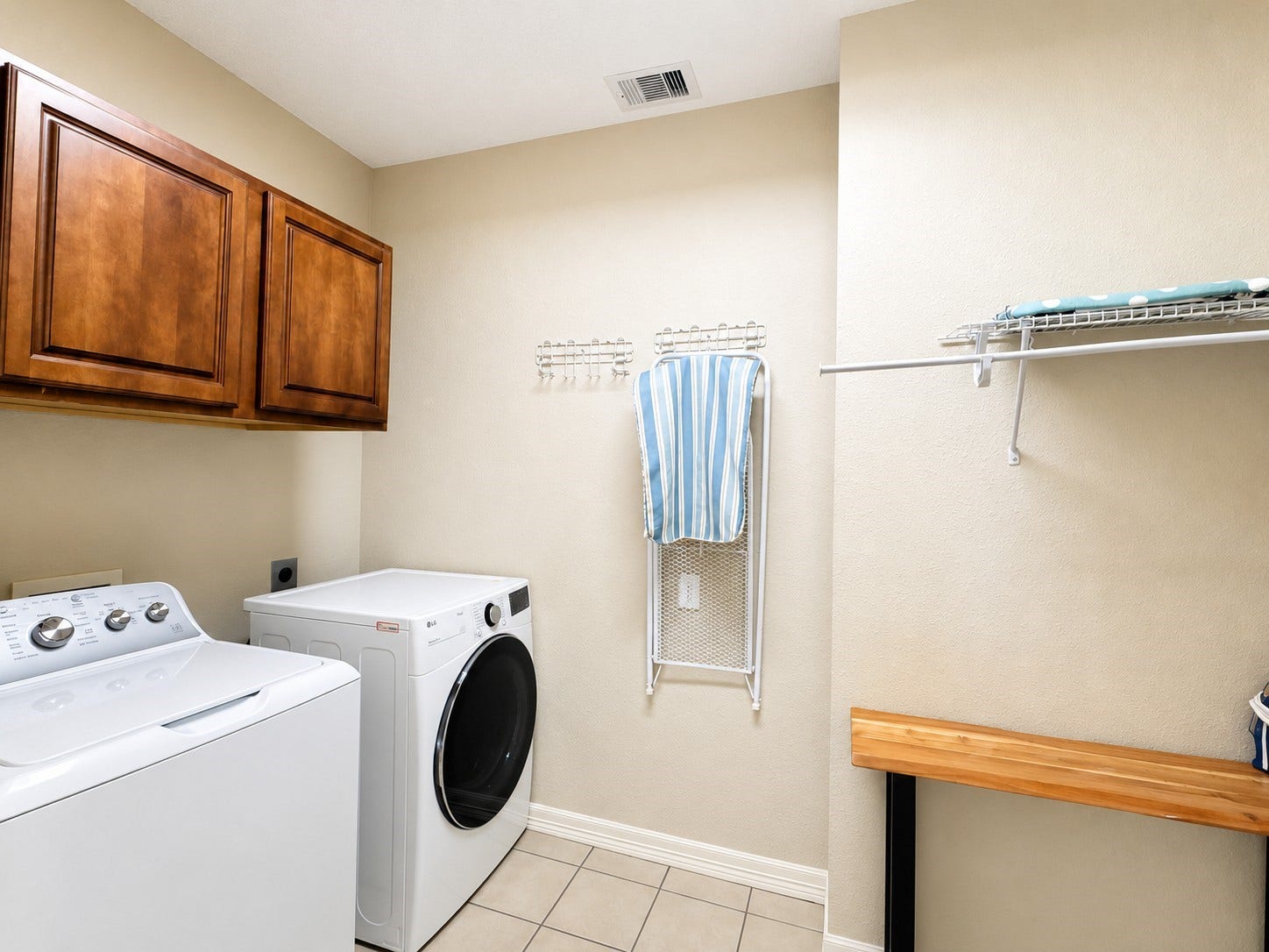 1813 Avenue A, Dickinson, TX 77539 1813 Avenue A, Dickinson, TX 77539