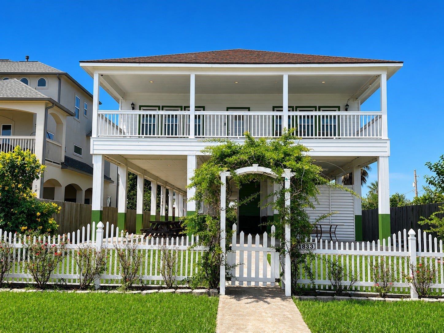 1813 Avenue A, Dickinson, TX 77539 1813 Avenue A, Dickinson, TX 77539