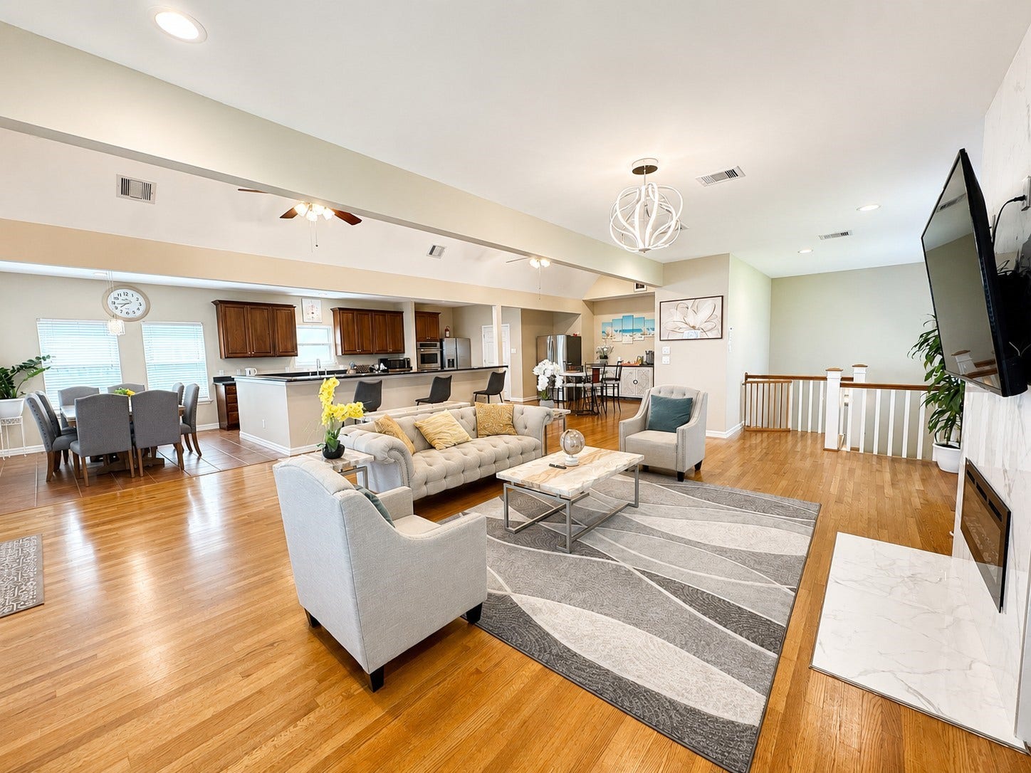 1813 Avenue A, Dickinson, TX 77539 1813 Avenue A, Dickinson, TX 77539