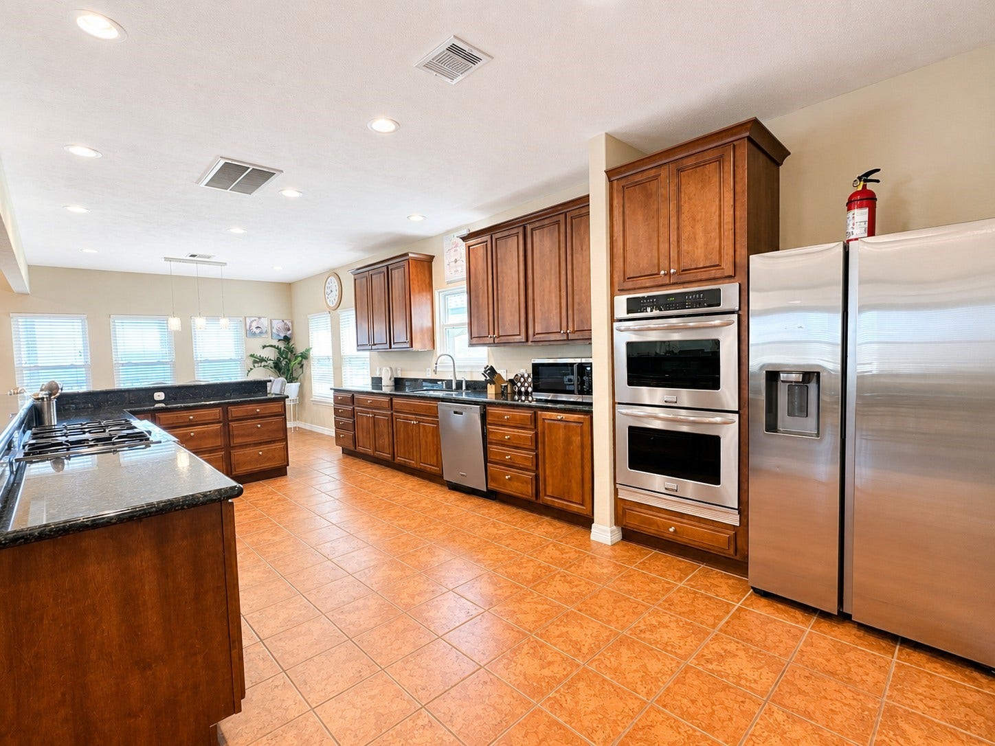 1813 Avenue A, Dickinson, TX 77539 1813 Avenue A, Dickinson, TX 77539