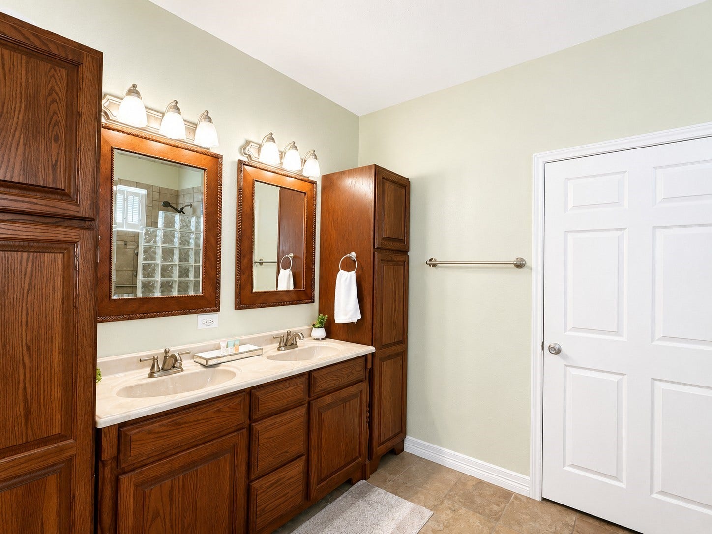 1813 Avenue A, Dickinson, TX 77539 1813 Avenue A, Dickinson, TX 77539