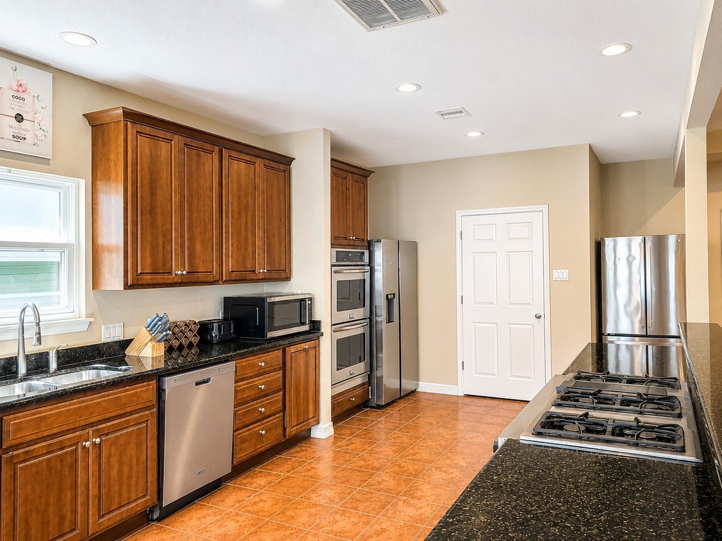 1813 Avenue A, Dickinson, TX 77539 1813 Avenue A, Dickinson, TX 77539