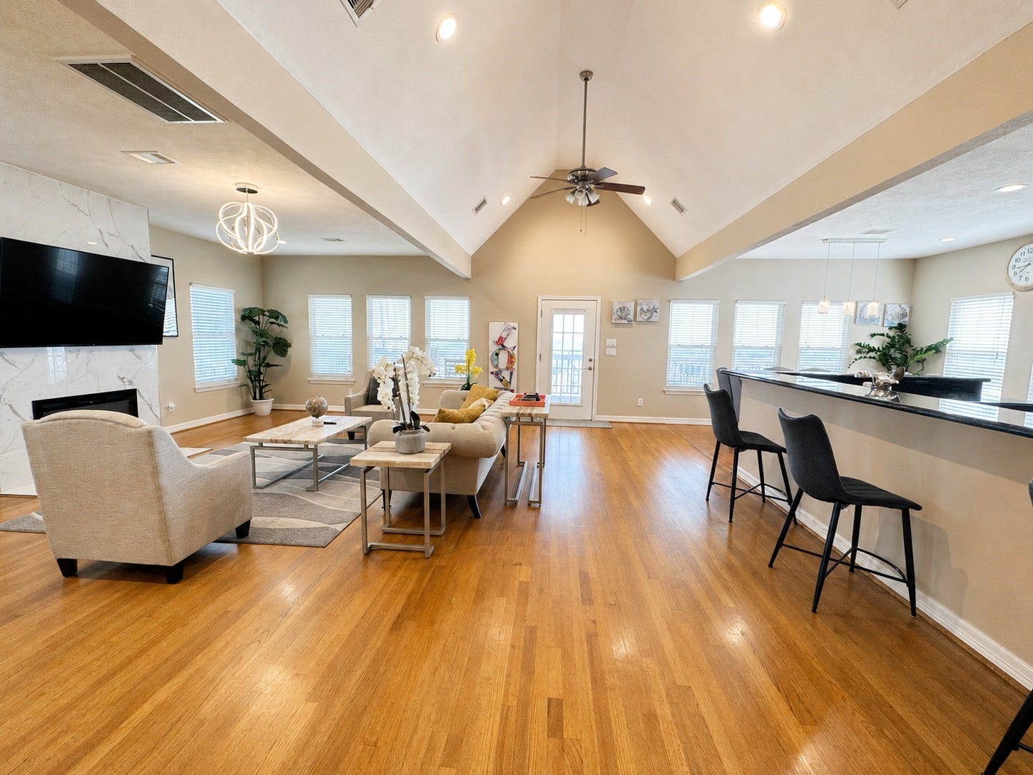 1813 Avenue A, Dickinson, TX 77539 1813 Avenue A, Dickinson, TX 77539
