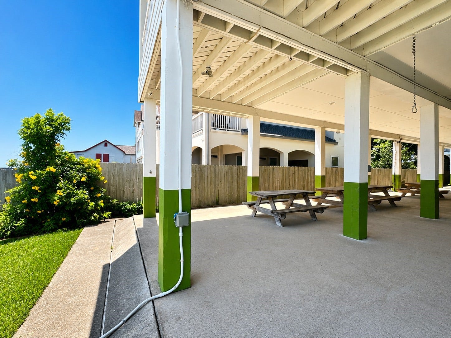 1813 Avenue A, Dickinson, TX 77539 1813 Avenue A, Dickinson, TX 77539