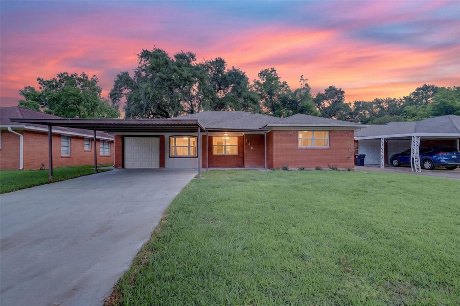 Property photo for 206 Mockingbird Lane, Pasadena, TX