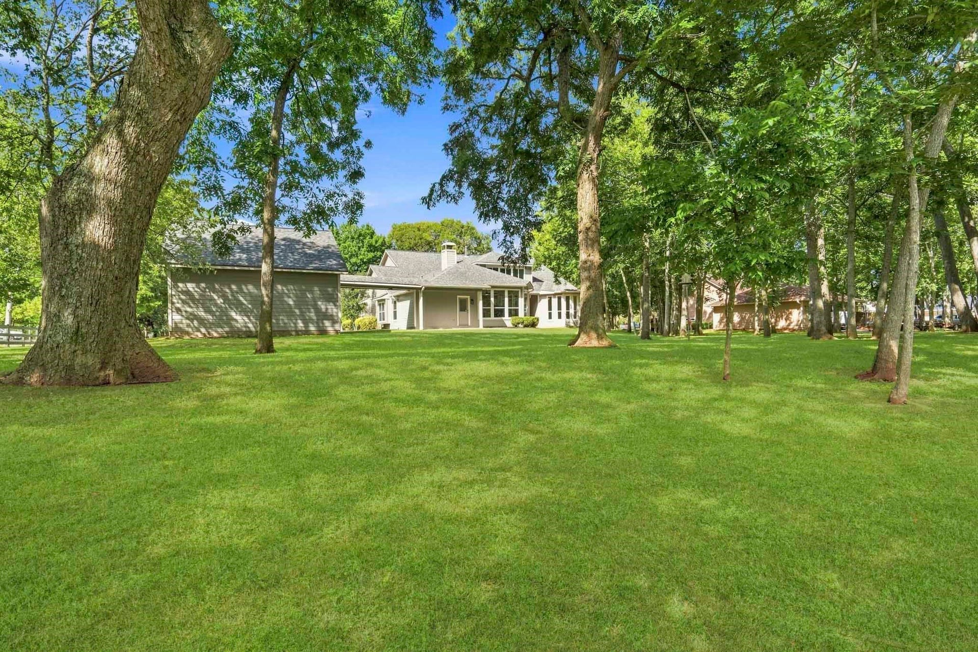 5202 Bessies Creek Trace, Fulshear, TX 77441 Whether you envision a sparkling pool, raised garden beds, a playset, or a combination of all three, this acre-sized backyard provides endless possibilities to create your own private outdoor sanctuary.