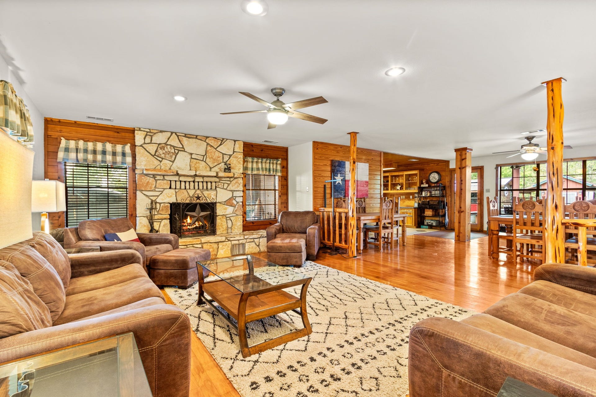 10176 Pooles Road, Montgomery, TX 77356 10176 Pooles Road, Montgomery, TX 77356