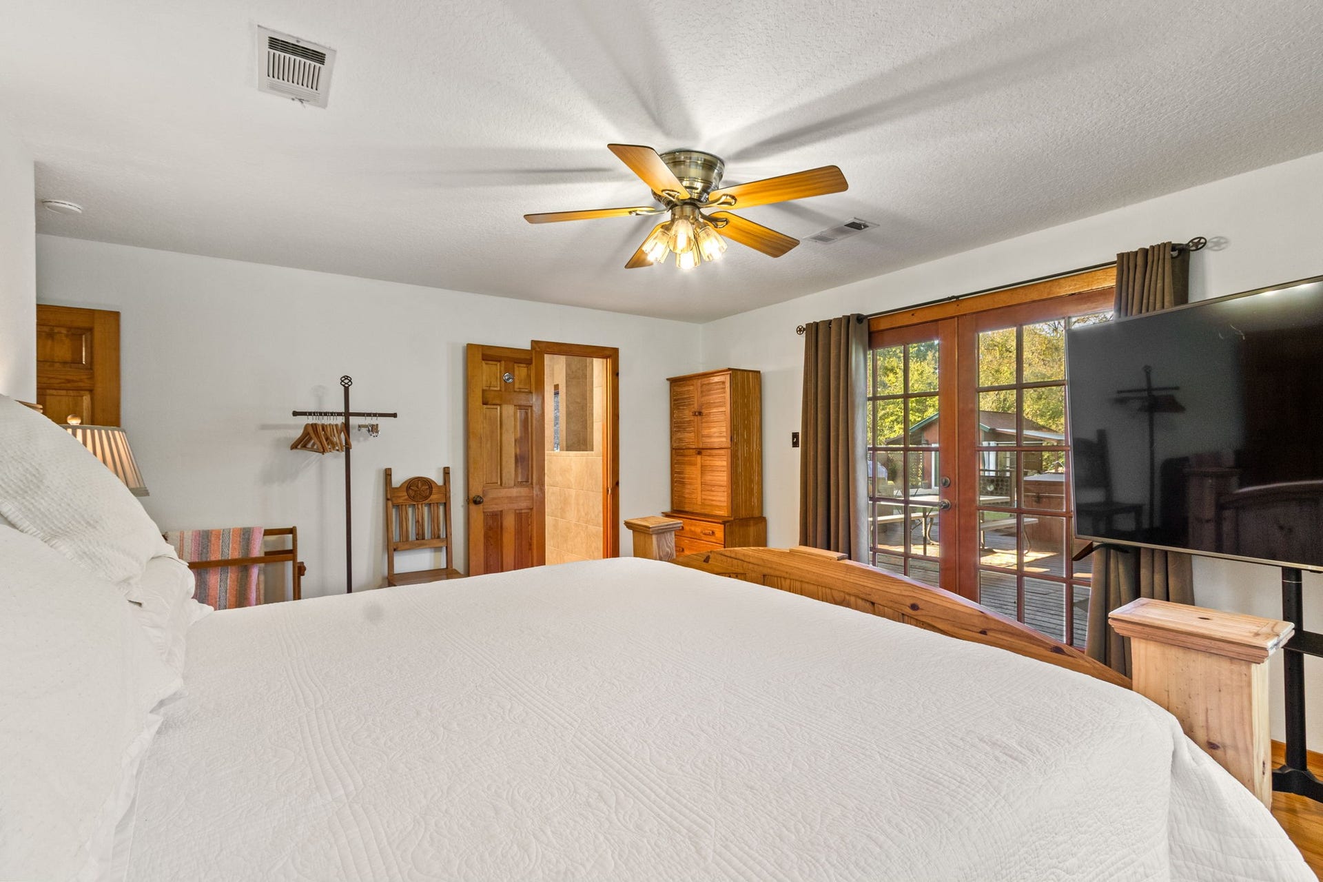 10176 Pooles Road, Montgomery, TX 77356 10176 Pooles Road, Montgomery, TX 77356