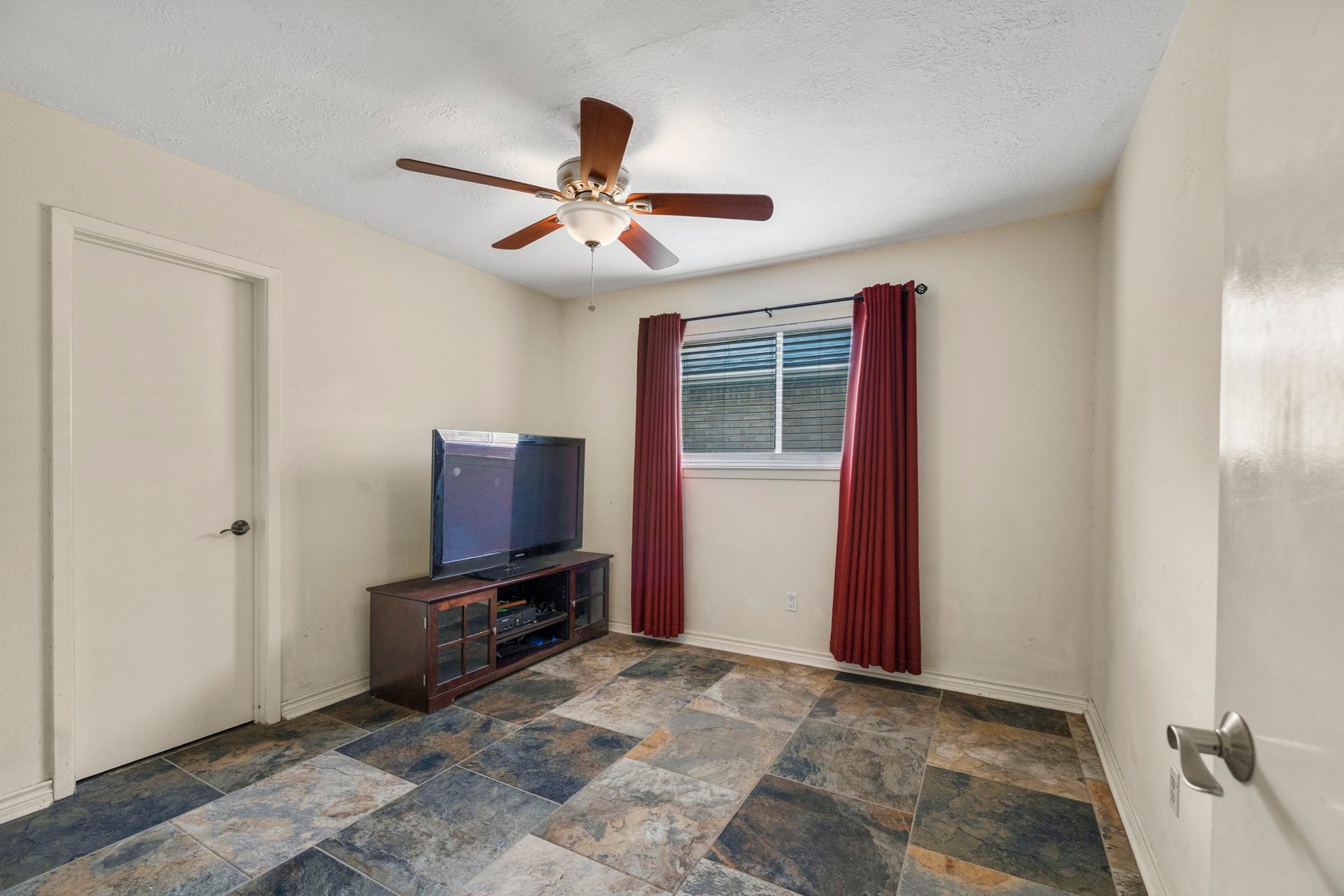 6503 Fallengate Drive, Spring, TX 77373 6503 Fallengate Drive, Spring, TX 77373