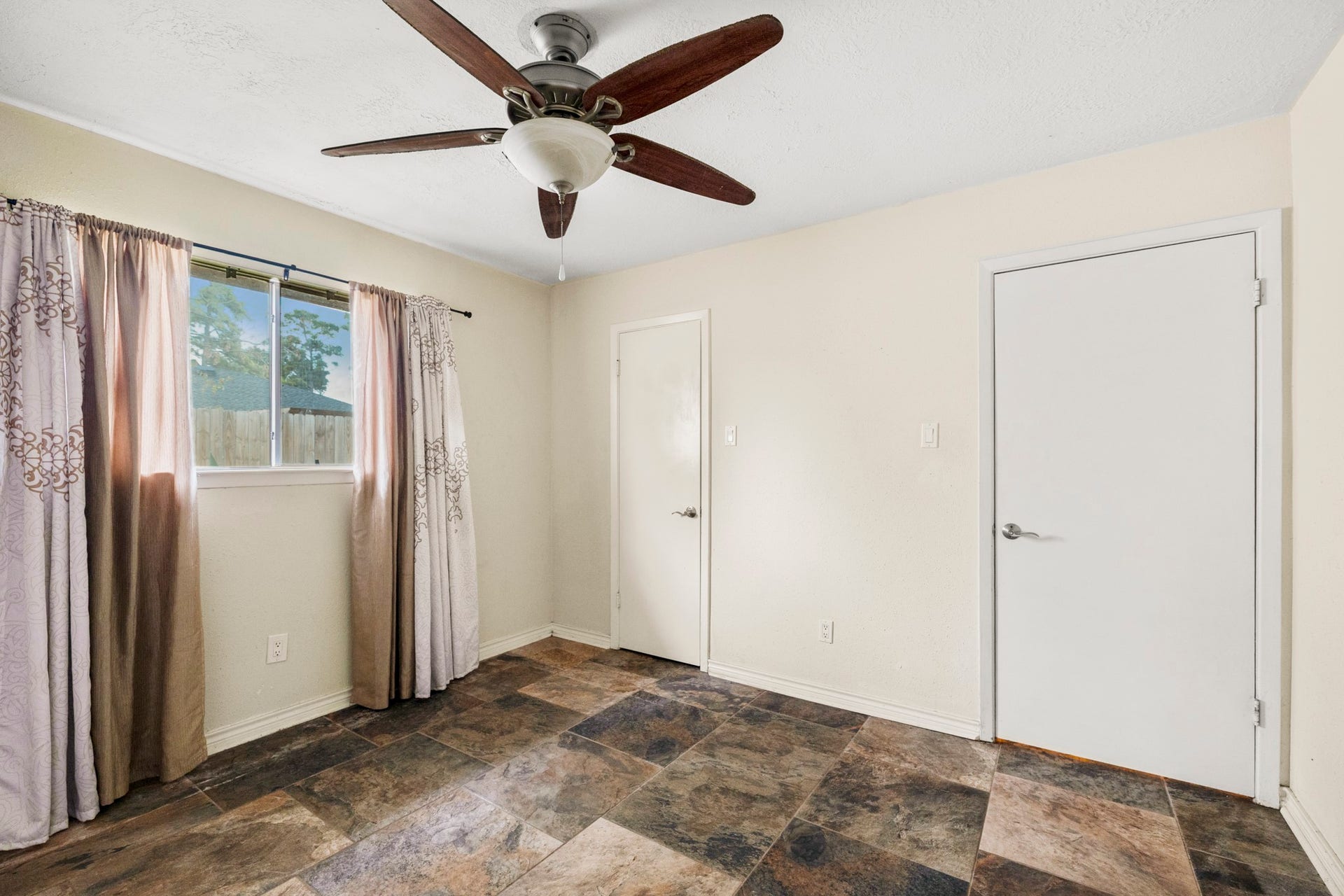 6503 Fallengate Drive, Spring, TX 77373 6503 Fallengate Drive, Spring, TX 77373