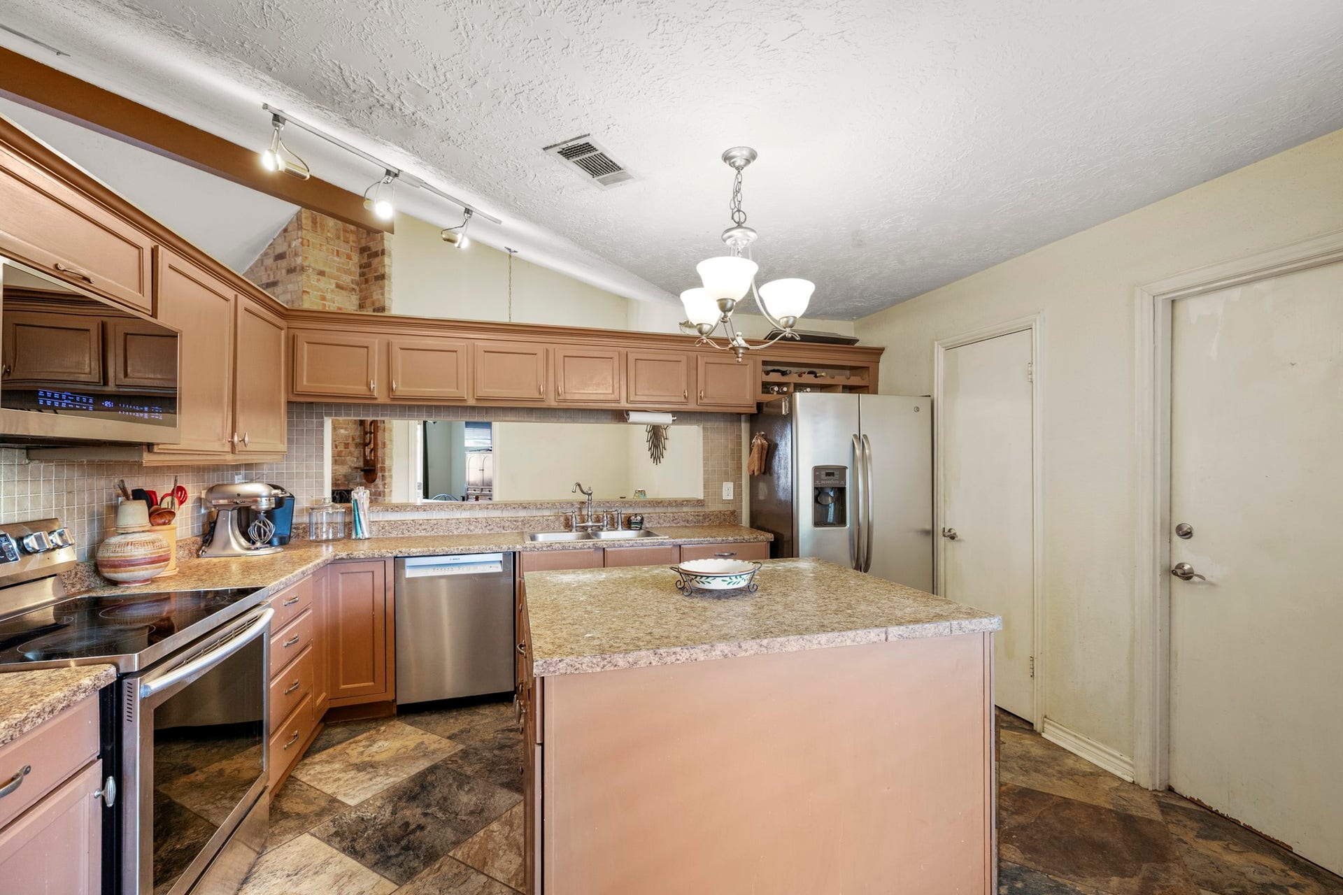 6503 Fallengate Drive, Spring, TX 77373 6503 Fallengate Drive, Spring, TX 77373