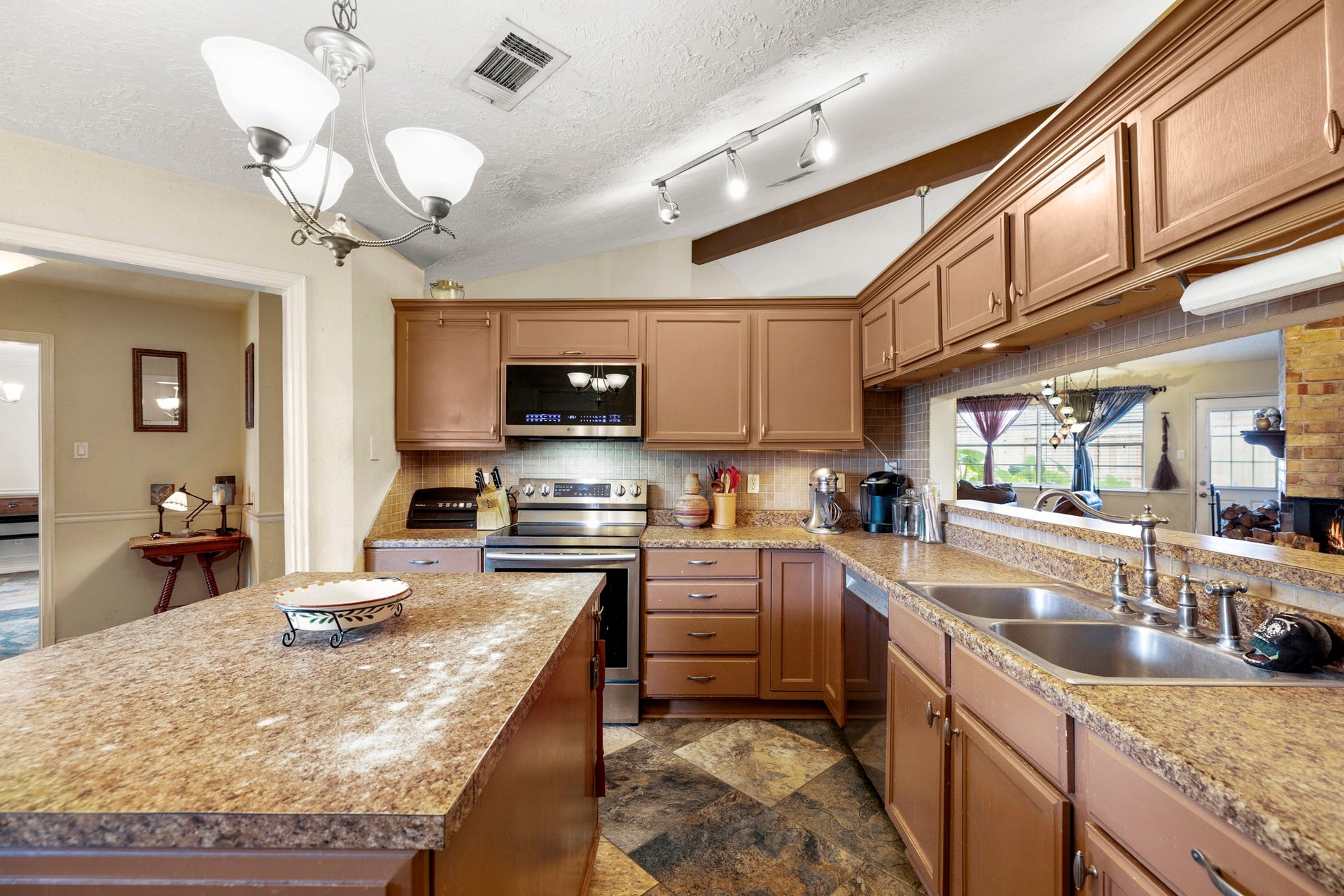 6503 Fallengate Drive, Spring, TX 77373 6503 Fallengate Drive, Spring, TX 77373