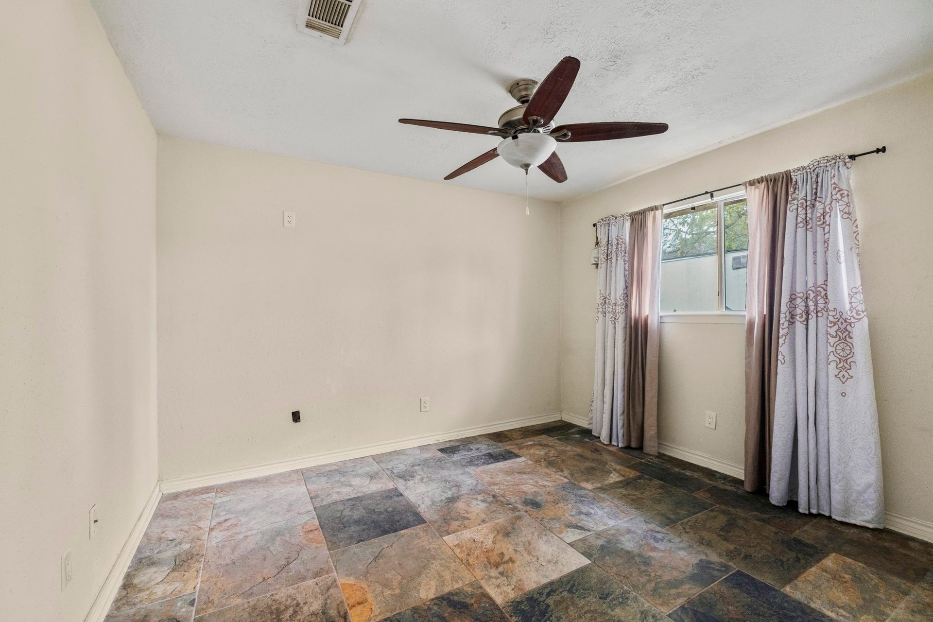 6503 Fallengate Drive, Spring, TX 77373 6503 Fallengate Drive, Spring, TX 77373