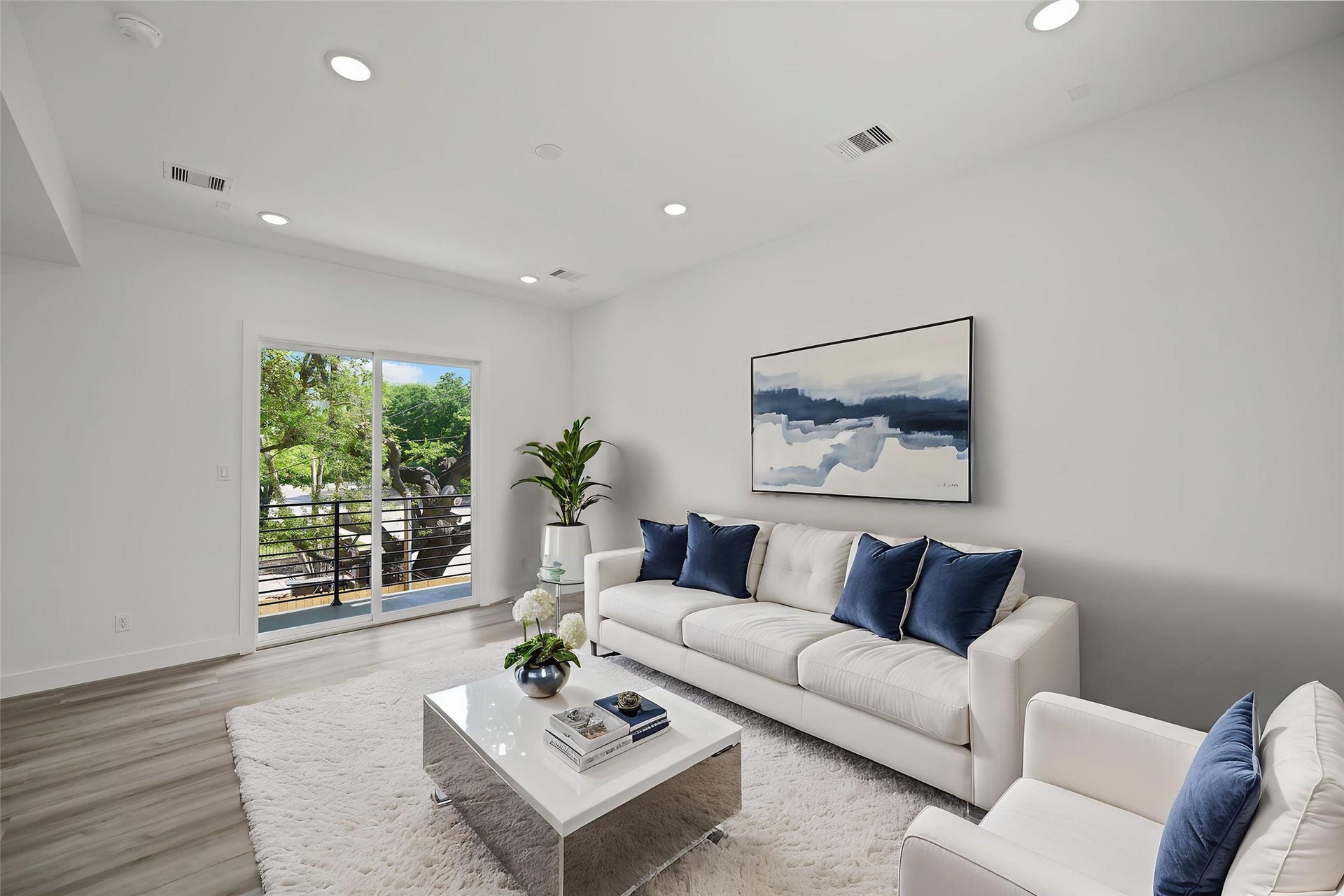 870 W Little York Road, #A, Houston, TX 77091 DIGITALLY STAGED Living Area