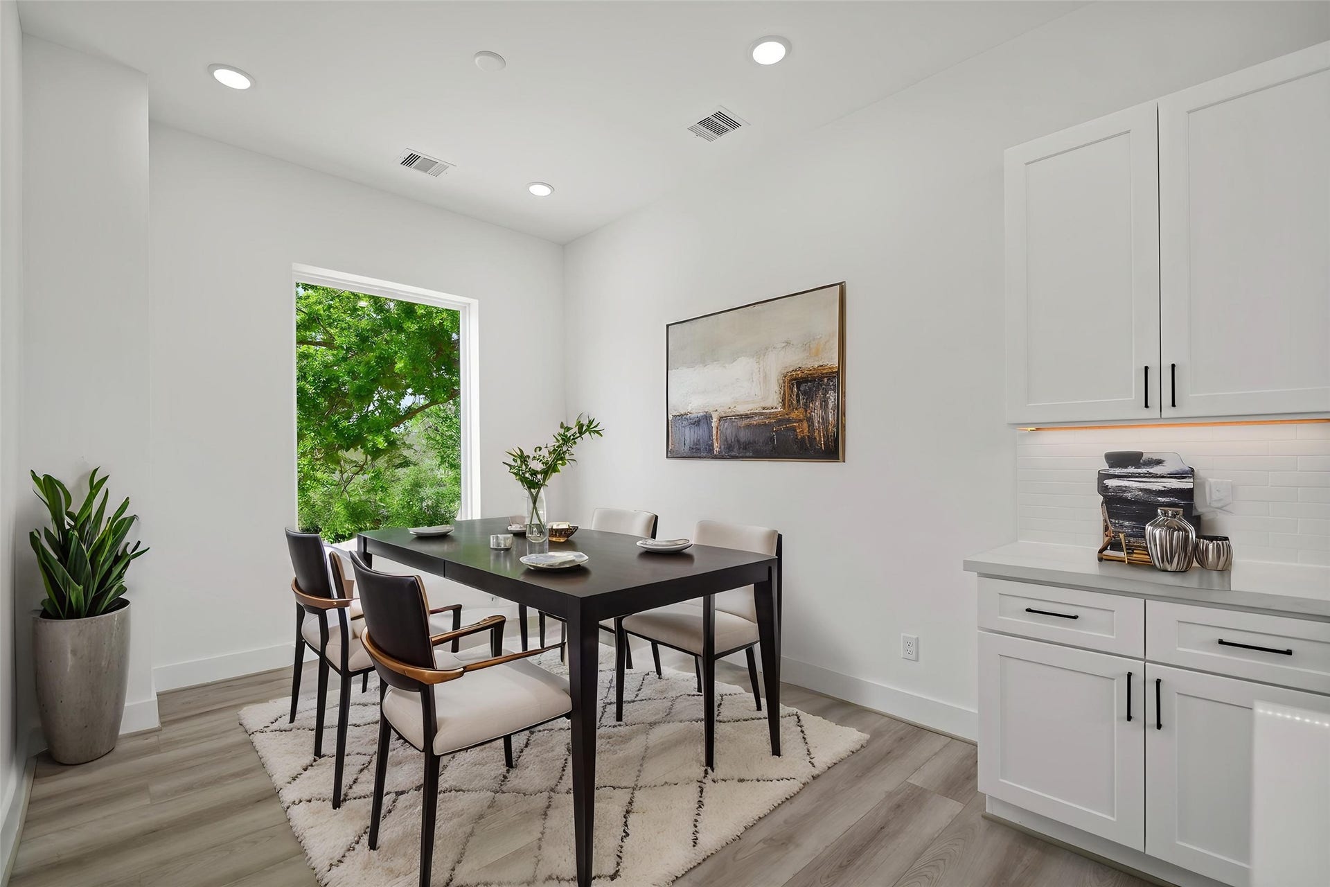 870 W Little York Road, #A, Houston, TX 77091 DIGITALLY STAGED Dining Area