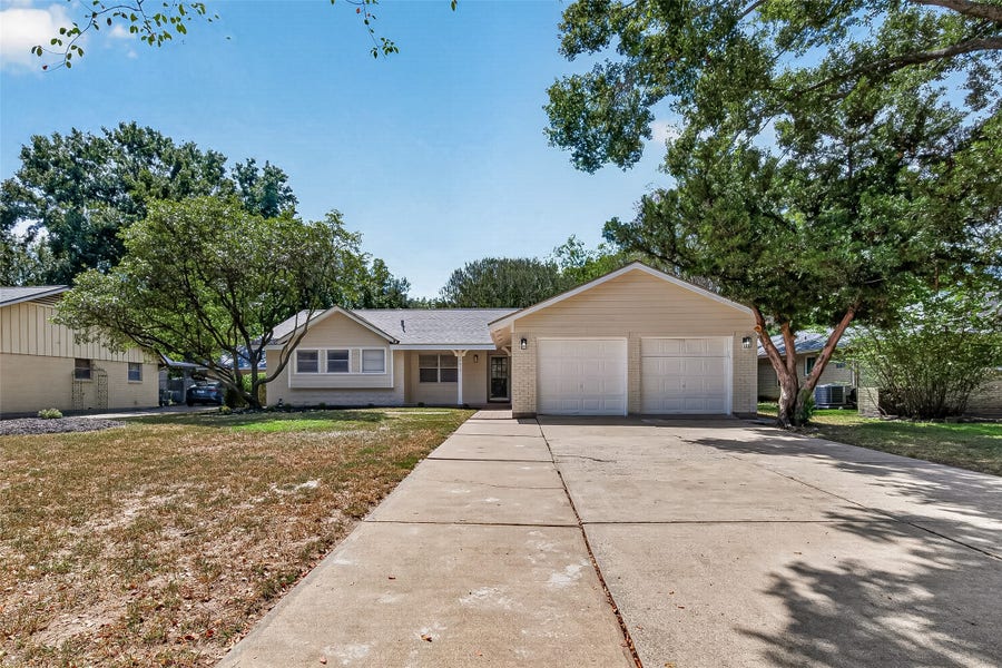 Property photo for 15613 Shanghai Street, Jersey Village, TX