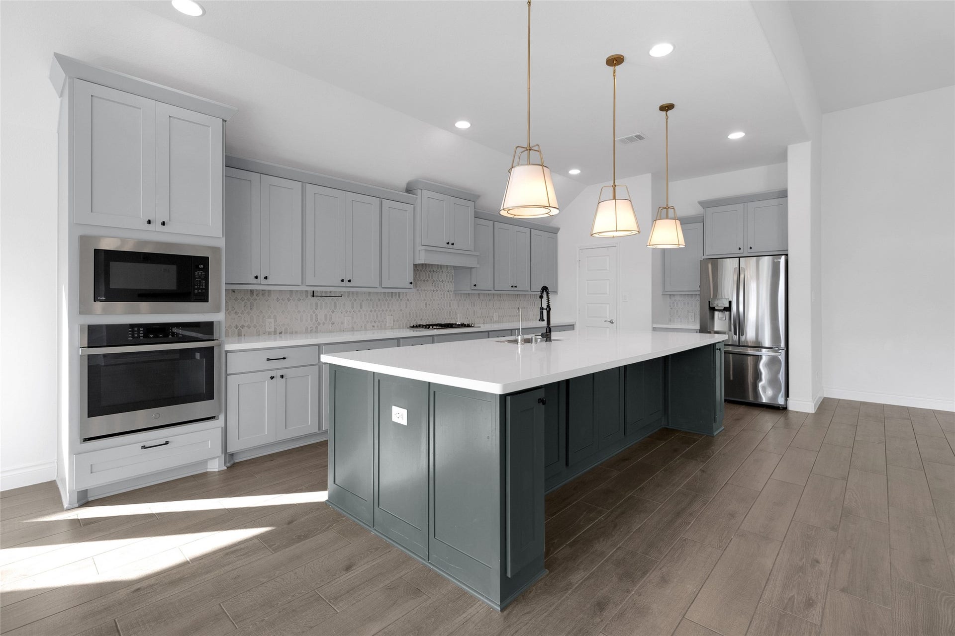 13610 Thunder Stone Ln, Pearland, TX 77584 13610 Thunder Stone Ln, Pearland, TX 77584