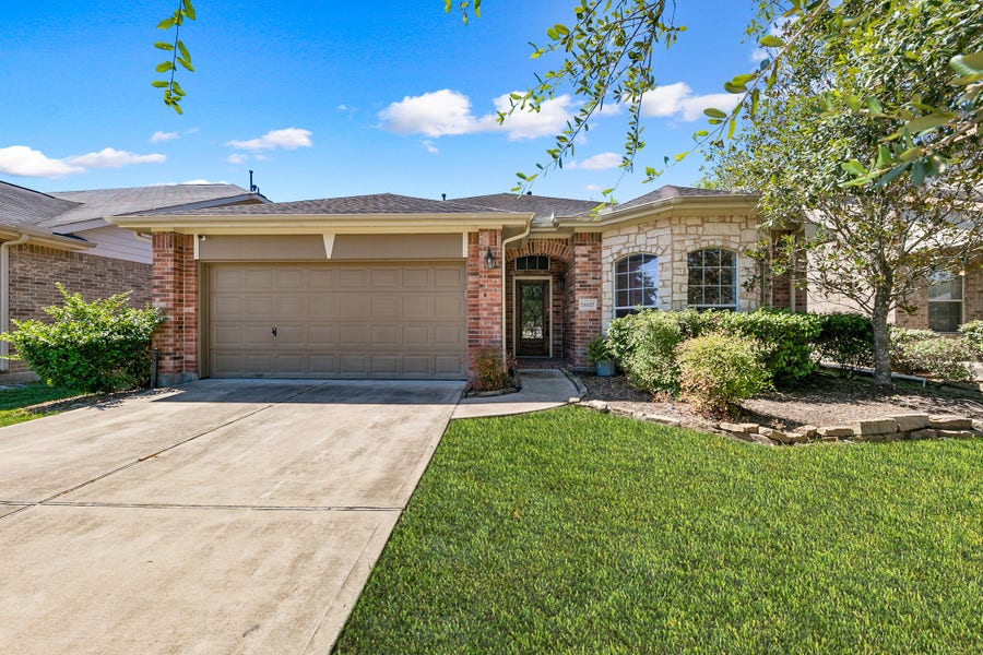 Property photo for 24527 Spring Harbor Drive, Spring, TX