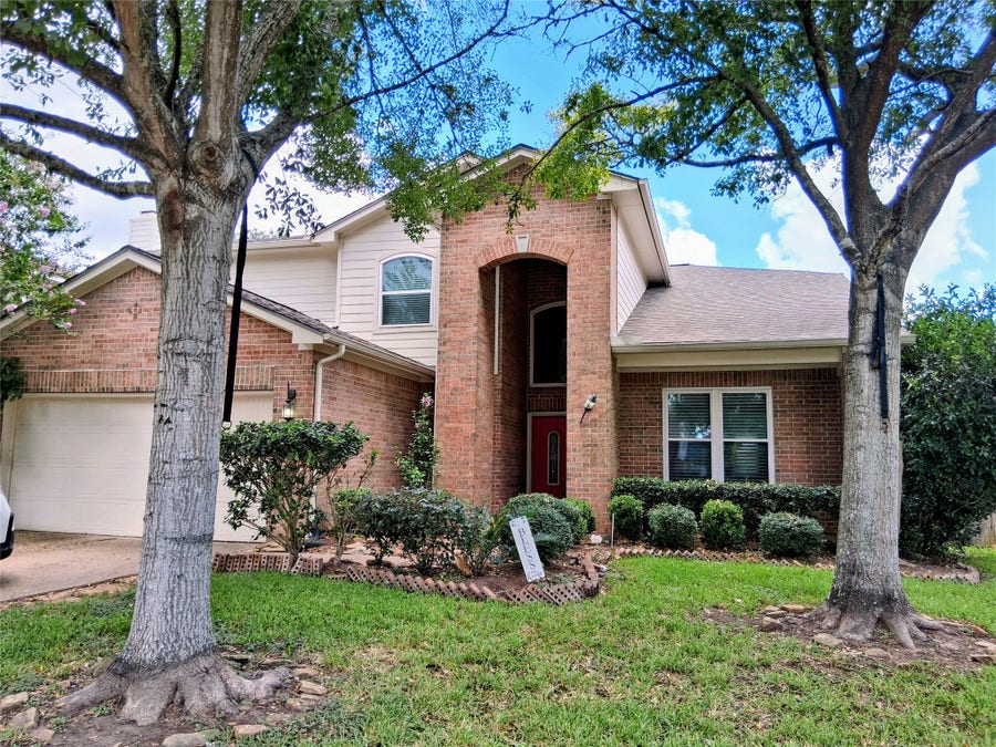 Property photo for 10015 Dawn Brook Drive, Pearland, TX