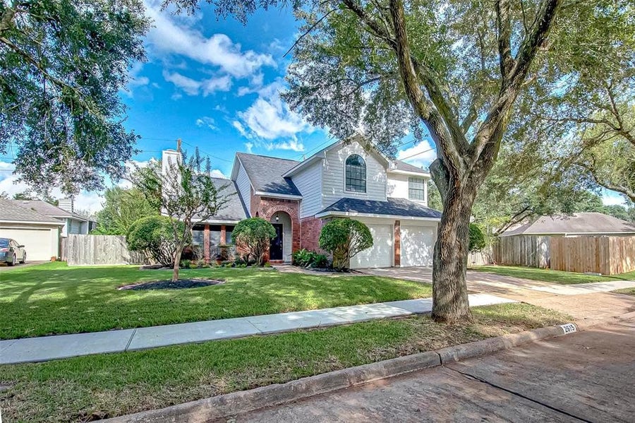 Property photo for 2615 Woodstream Boulevard, Sugar Land, TX