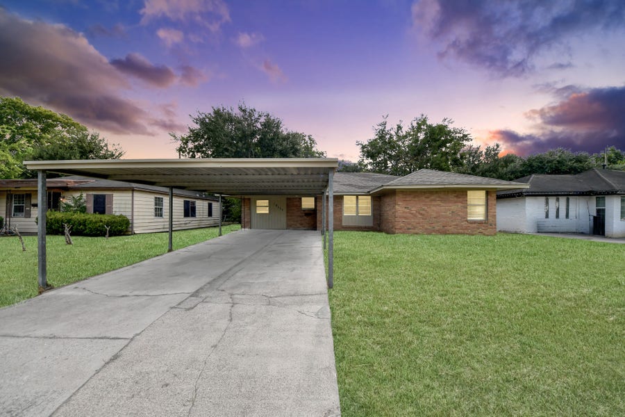 Property photo for 10117 Dulcimer Street, Houston, TX