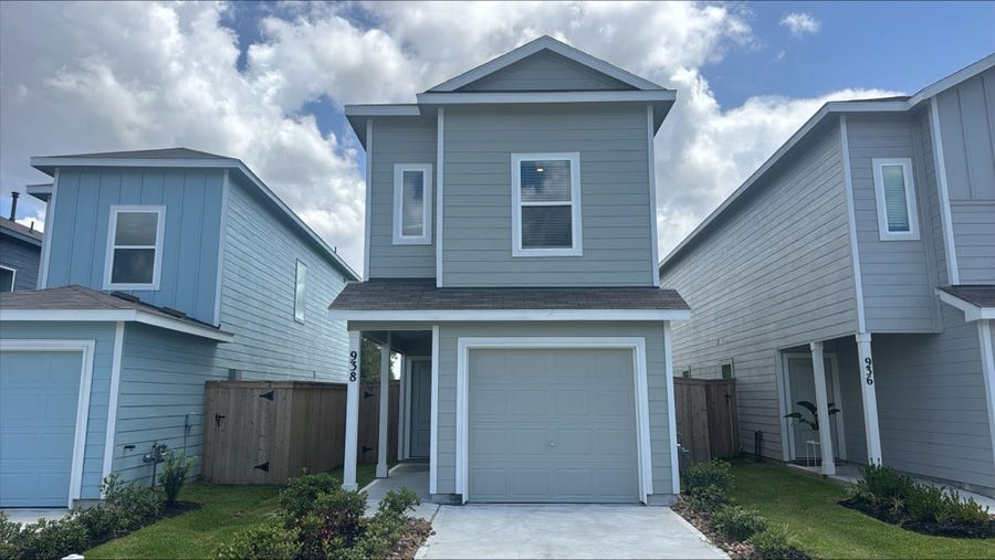 Property photo for 938 Pertuso Lane, Huffman, TX