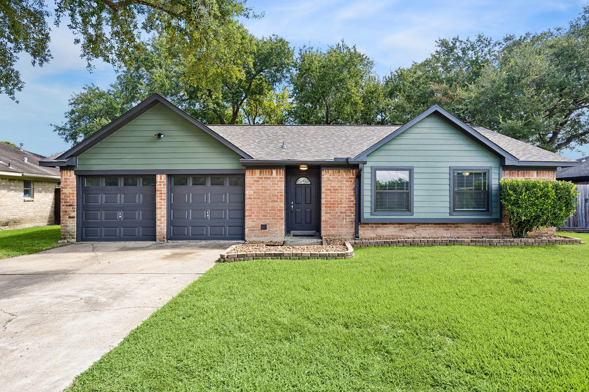 1605 Cypress Hollow Street, Pearland, TX 77581 1605 Cypress Hollow Street, Pearland, TX 77581