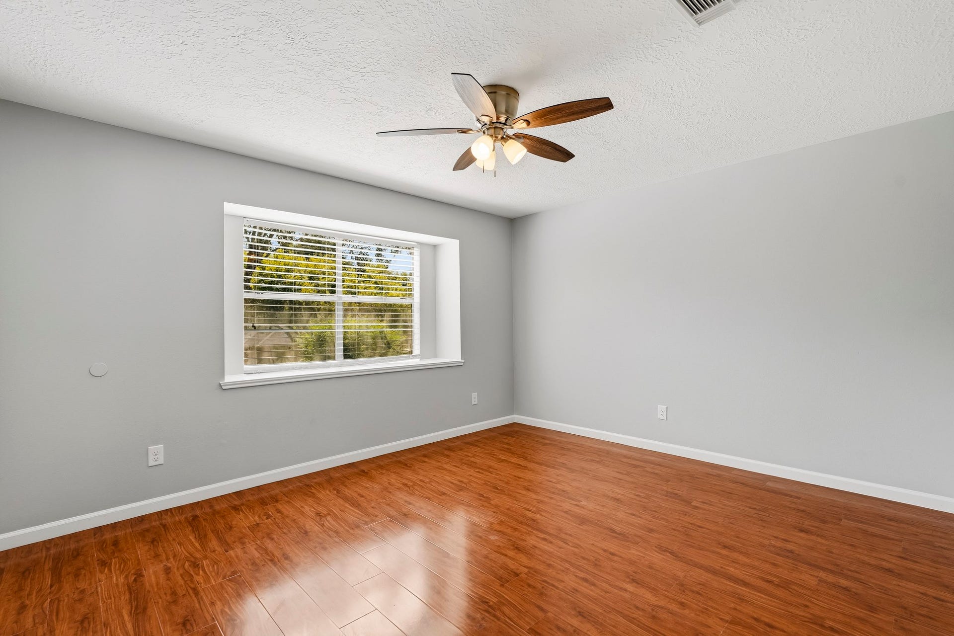 5815 Red River Drive, Dickinson, TX 77539 Bedroom 3