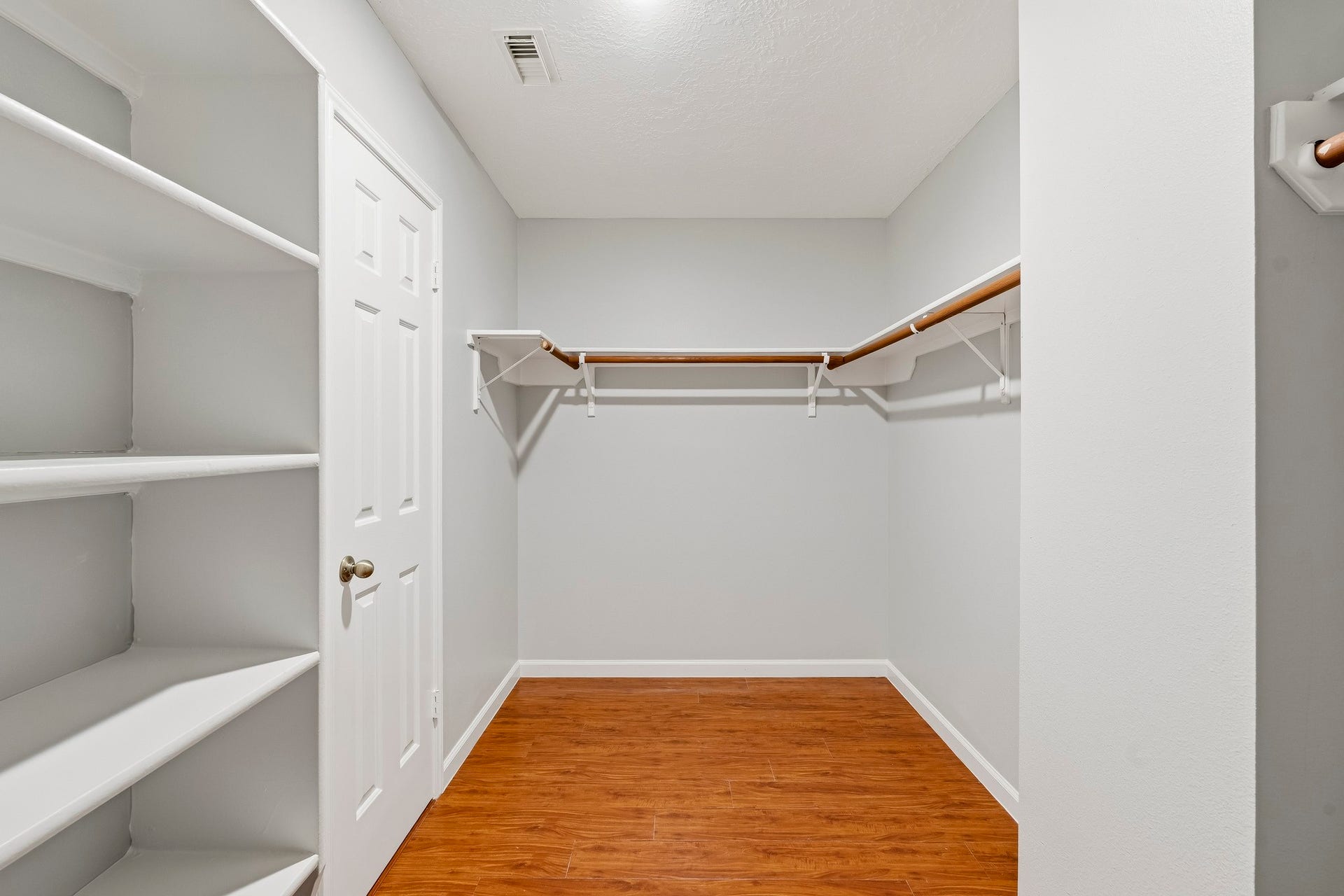 5815 Red River Drive, Dickinson, TX 77539 Primary bedroom closet