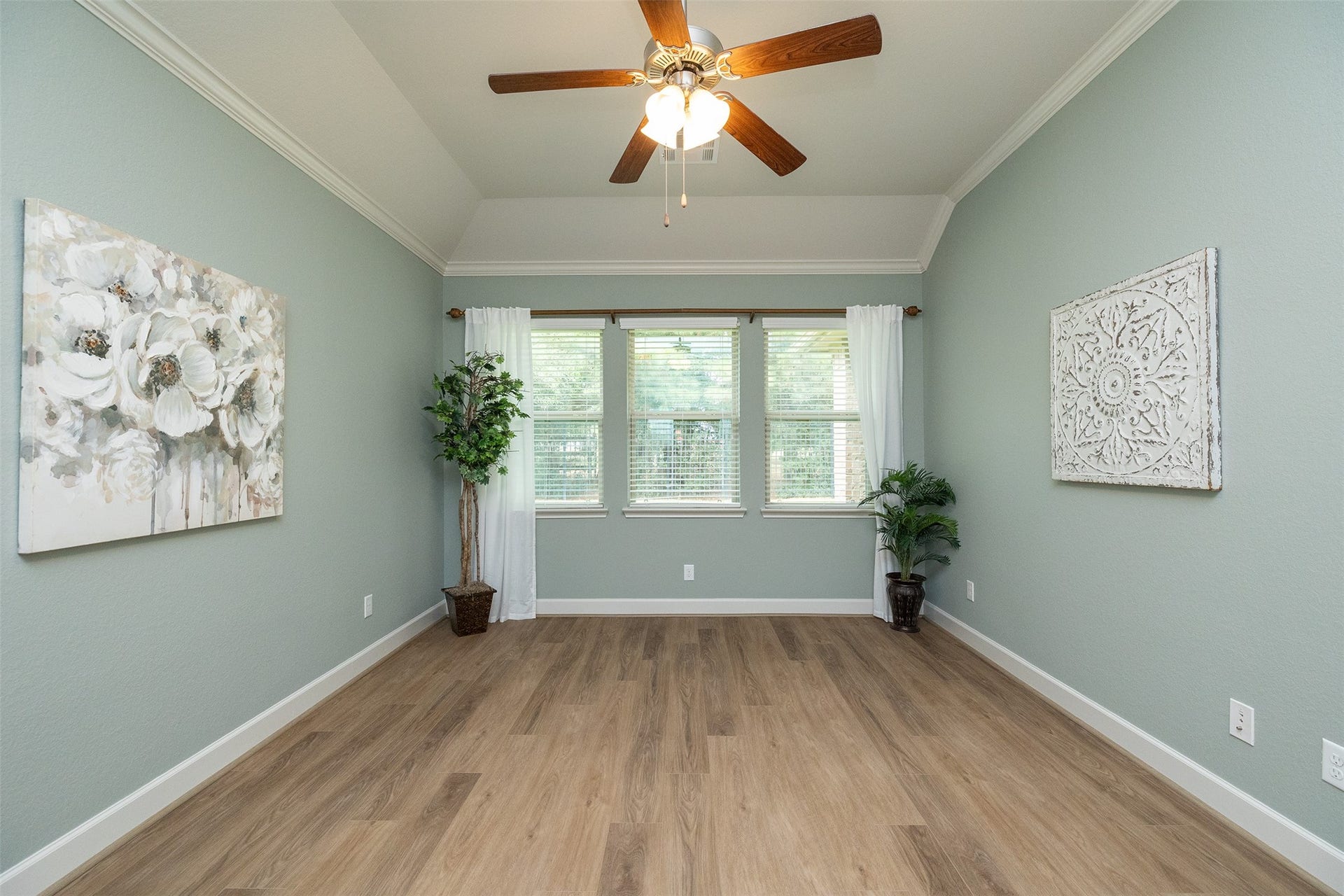 10722 Sir Alex Drive, Tomball, TX 77375 10722 Sir Alex Drive, Tomball, TX 77375