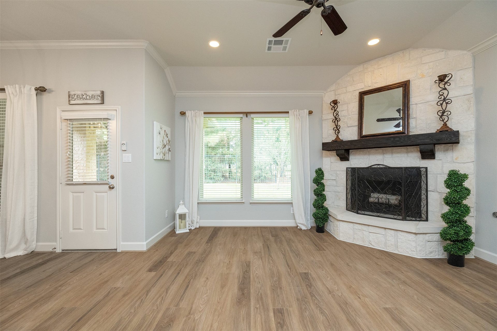 10722 Sir Alex Drive, Tomball, TX 77375 10722 Sir Alex Drive, Tomball, TX 77375