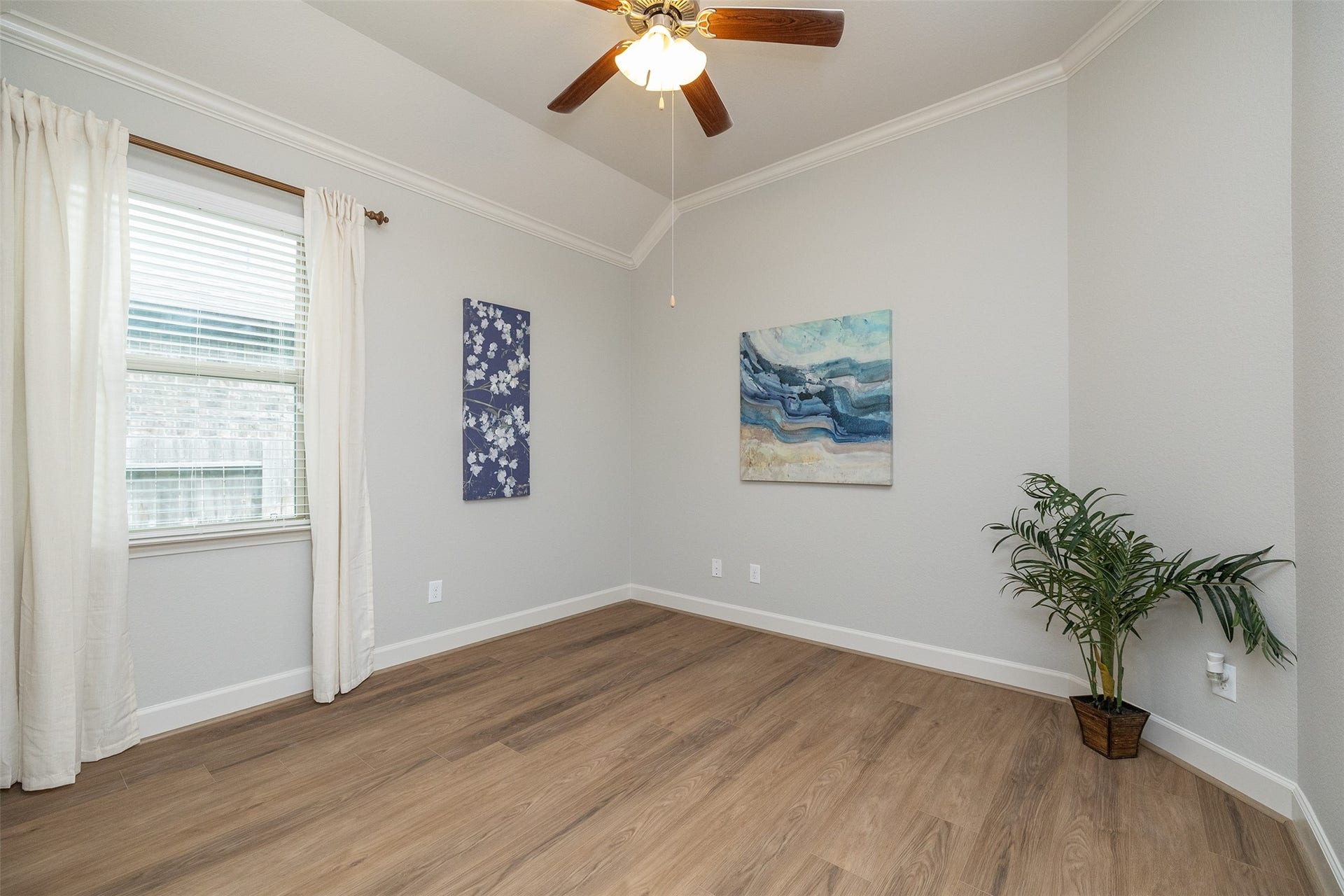 10722 Sir Alex Drive, Tomball, TX 77375 10722 Sir Alex Drive, Tomball, TX 77375