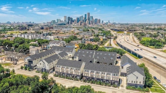 739 Bringhurst Street, Houston, TX 77020 Aerial view of the community.....Upper East River.