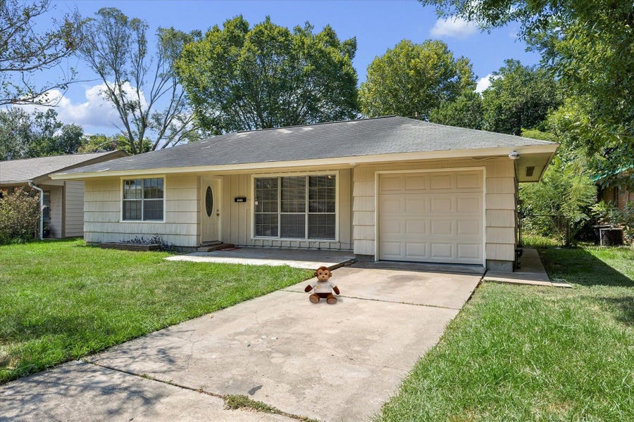 Property photo for 10214 Torrington Lane, Houston, TX