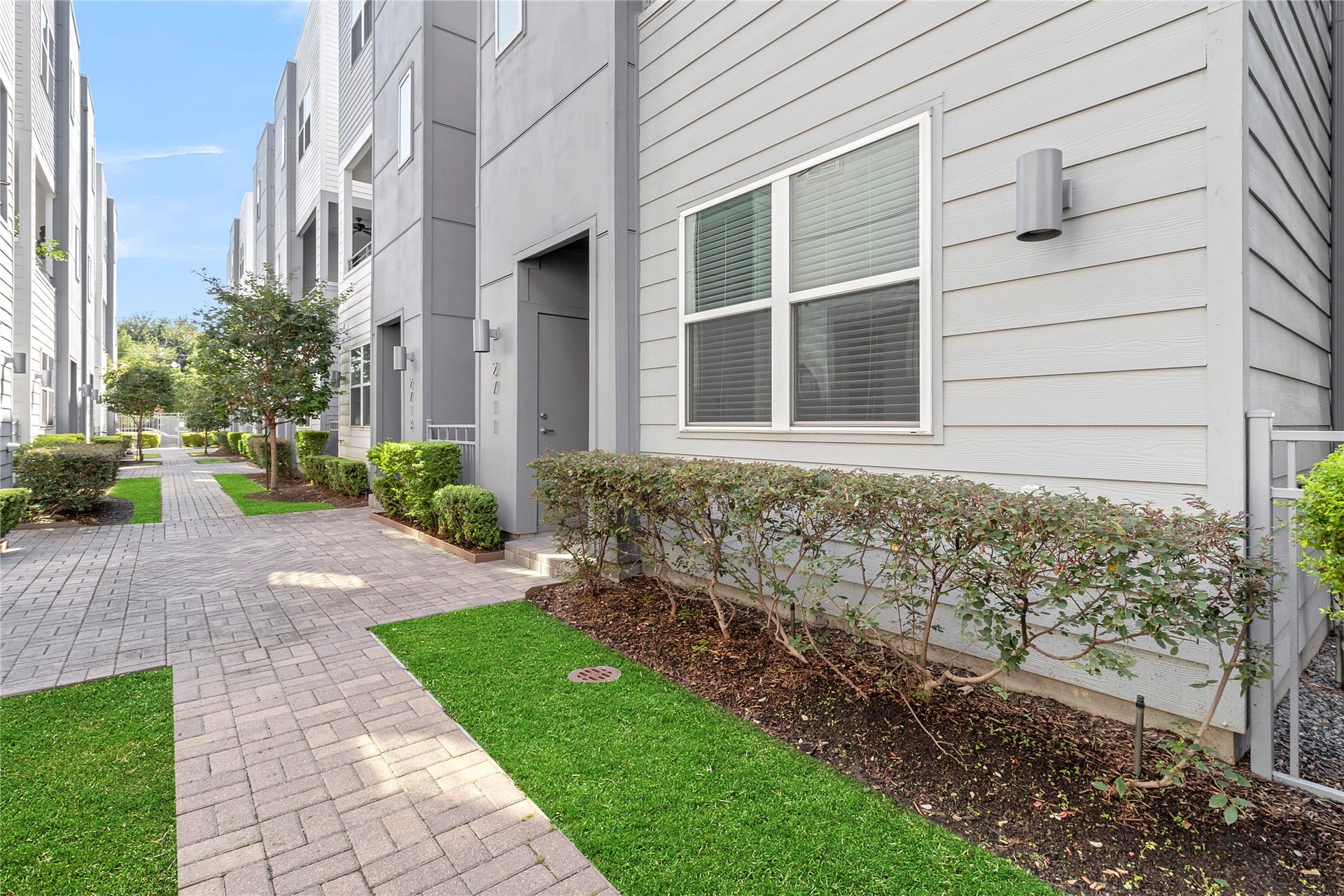 2711 Eado Grove Lane, Houston, TX 77003