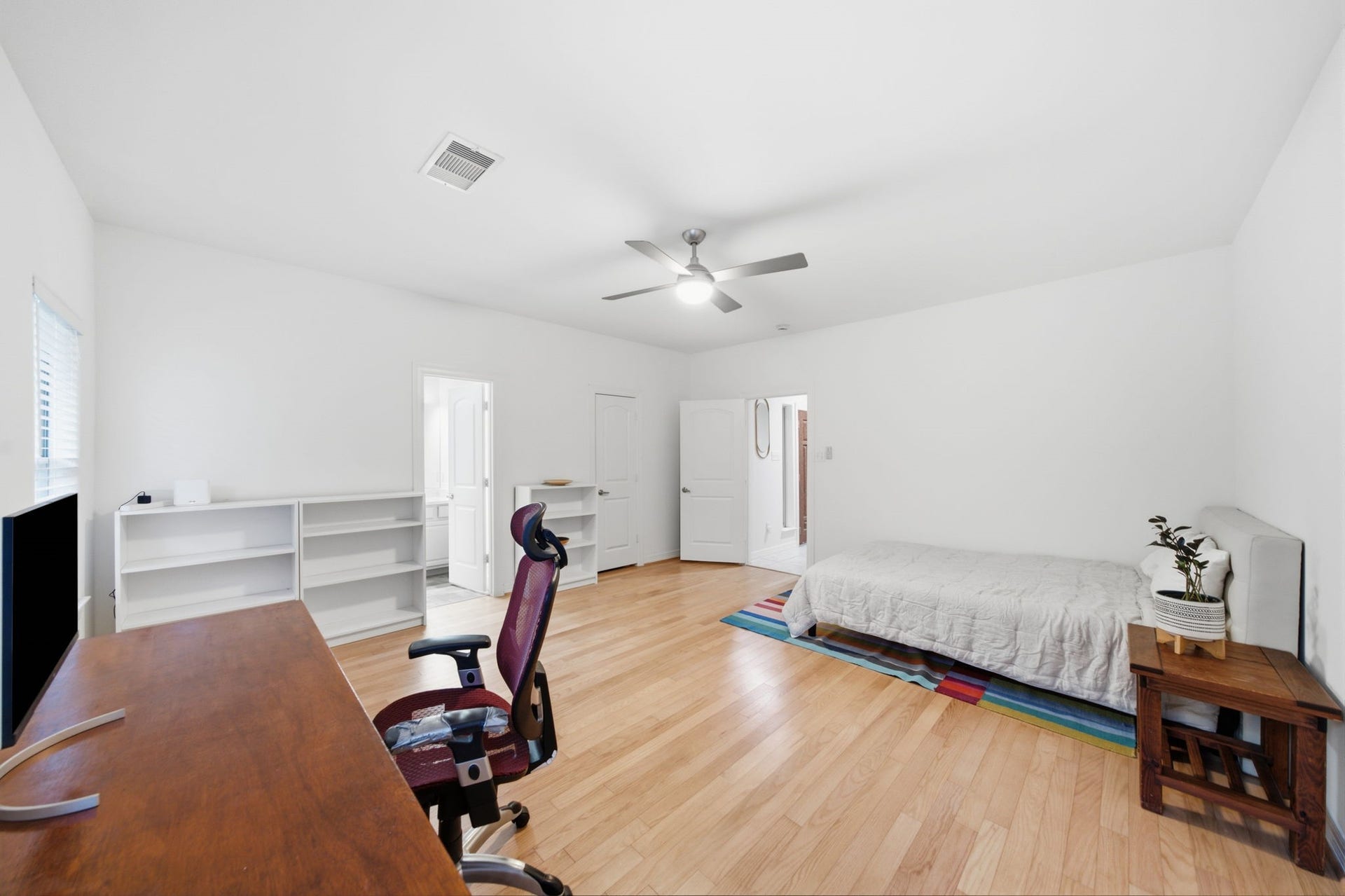 907 Lawrence Street, Houston, TX 77008