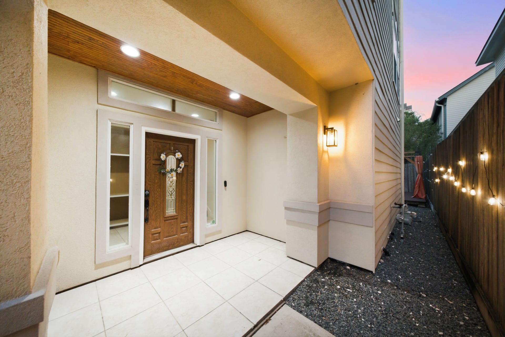 907 Lawrence Street, Houston, TX 77008
