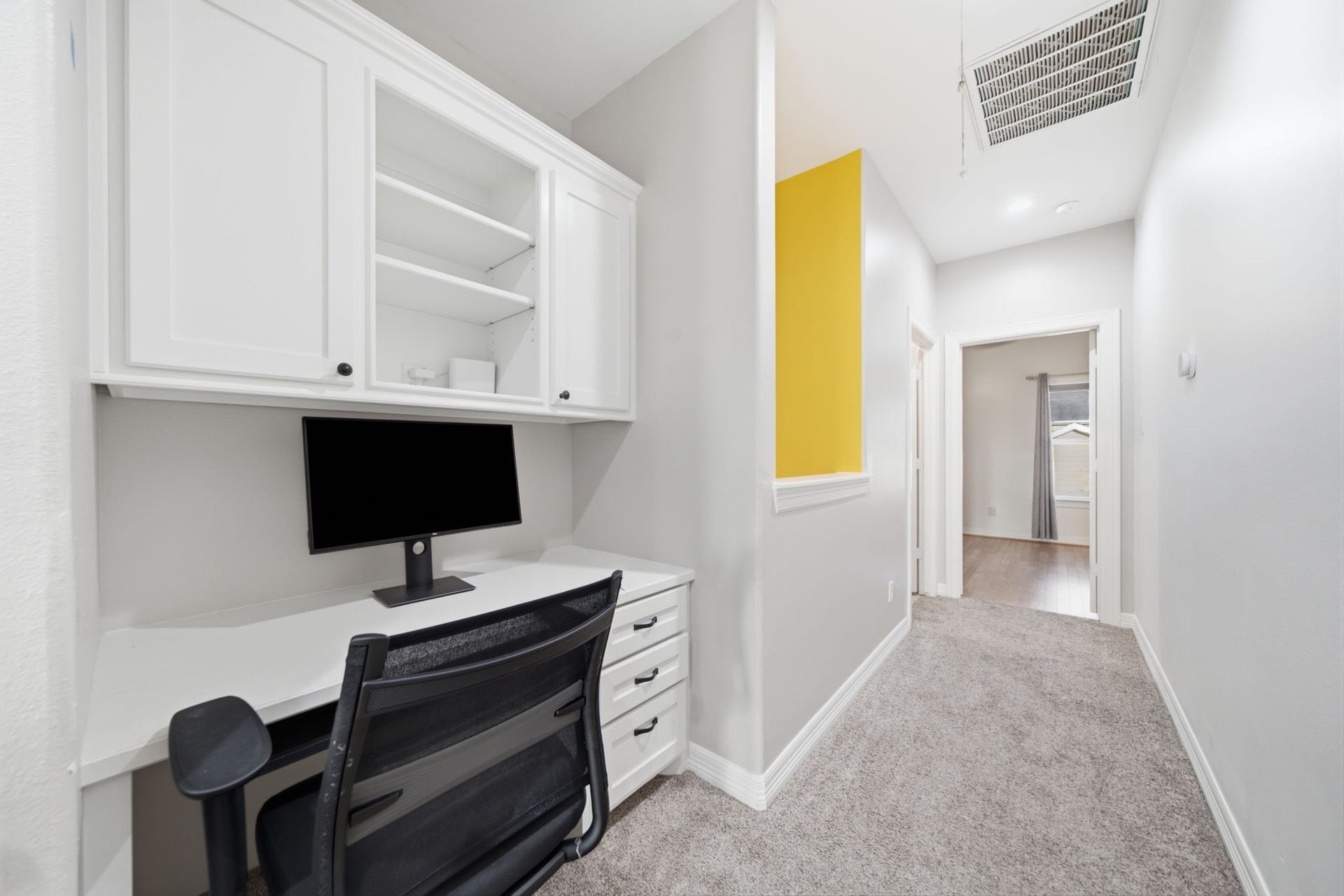 907 Lawrence Street, Houston, TX 77008