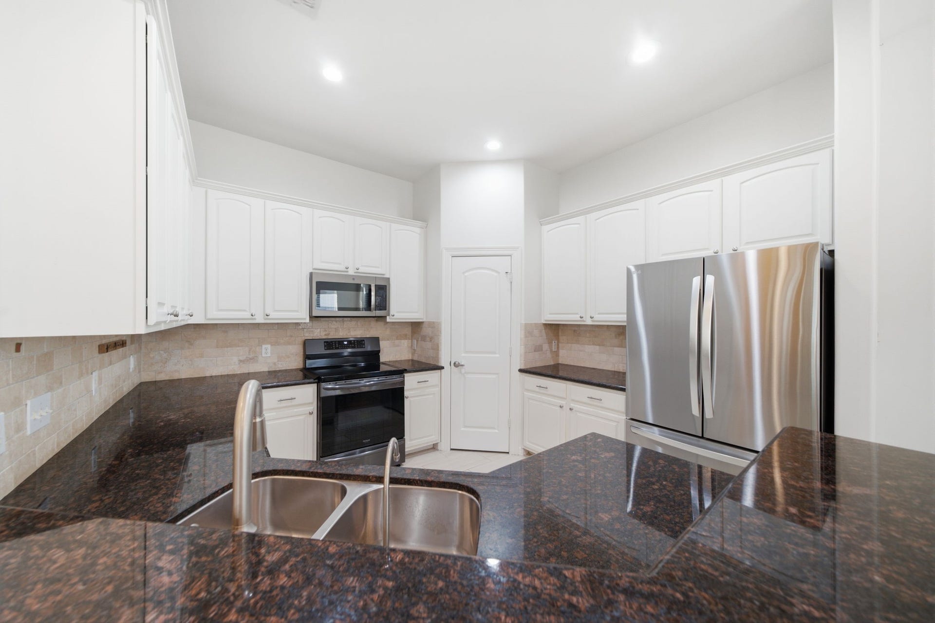 907 Lawrence Street, Houston, TX 77008
