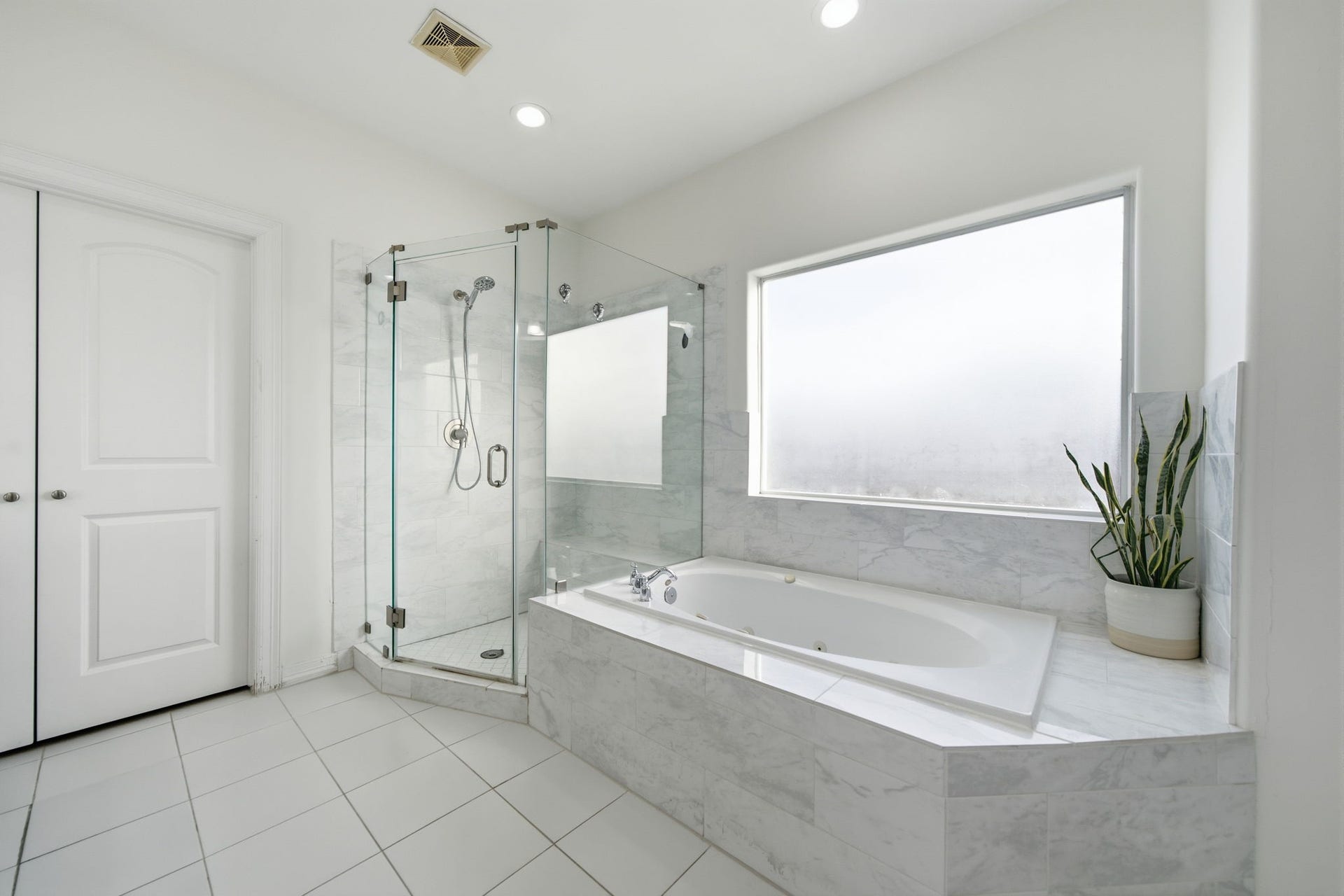 907 Lawrence Street, Houston, TX 77008