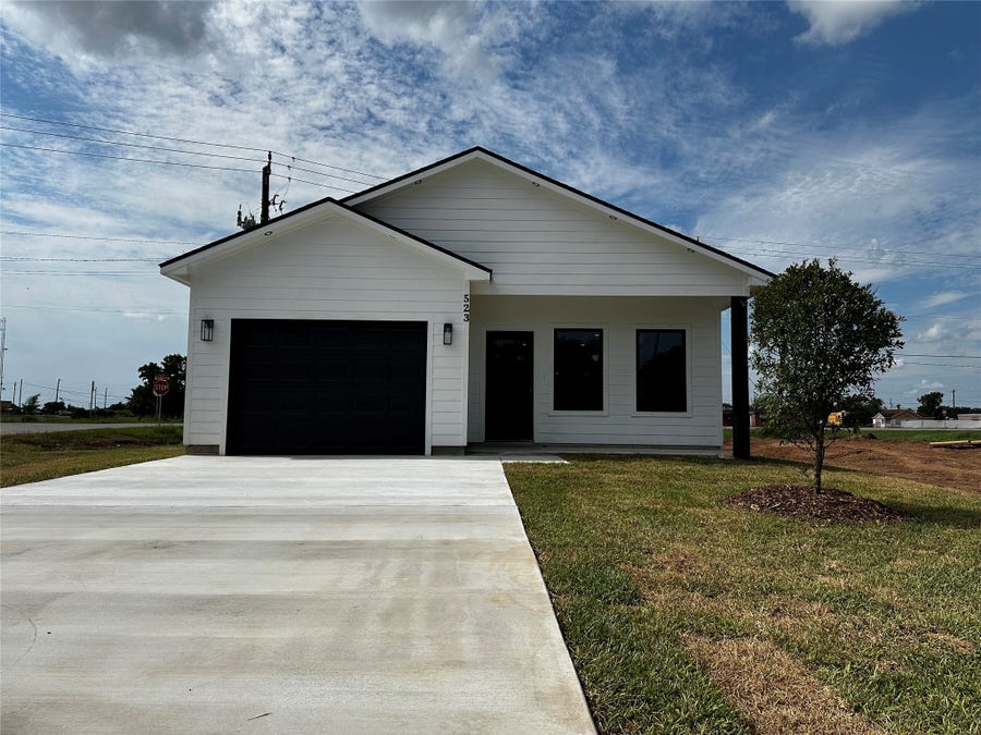 Property photo for 523 S Avenue F, Freeport, TX